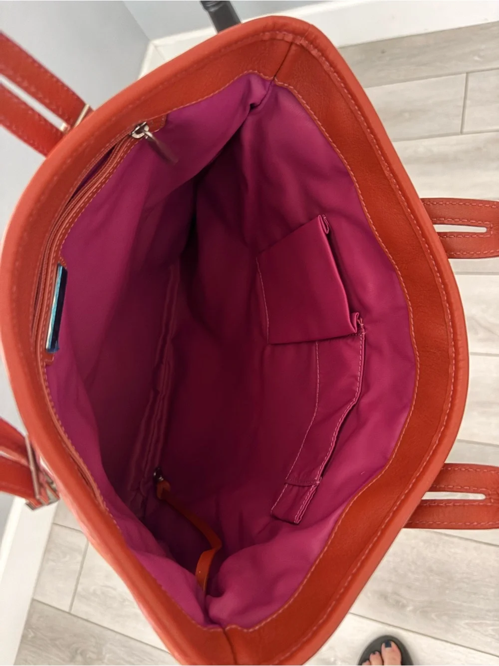 Gorgeous Tumi Signature Collection Large Tote with Leather Trim